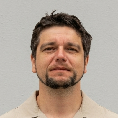 Dr. Frederic KUZNIK